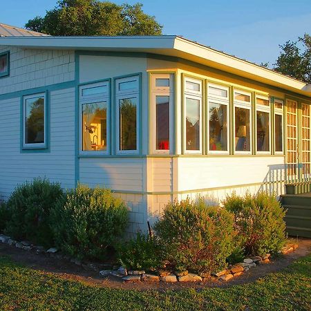 Rose Hill Retreat Aaa Four Diamond Inn Stonewall Exterior photo